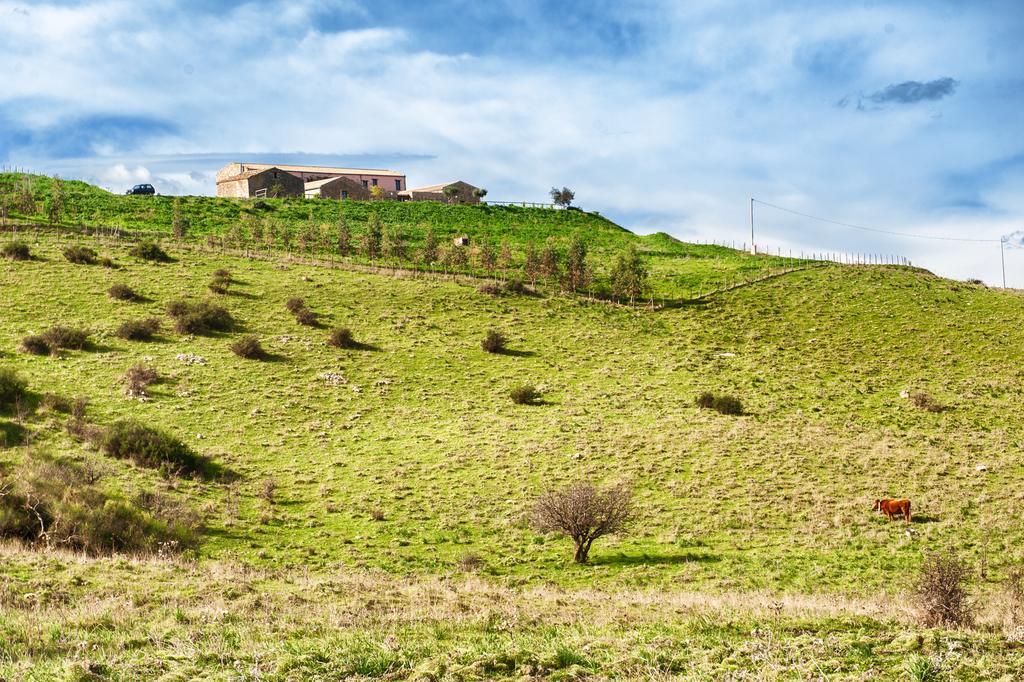 Agriturismo Case Tabarani Collesano Exterior foto