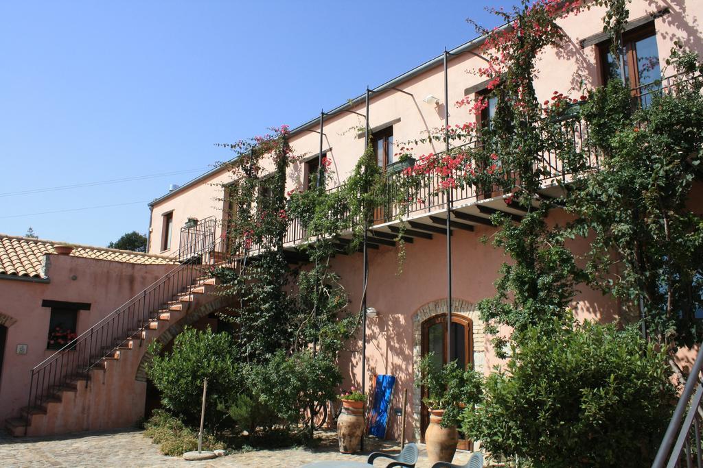 Agriturismo Case Tabarani Collesano Exterior foto