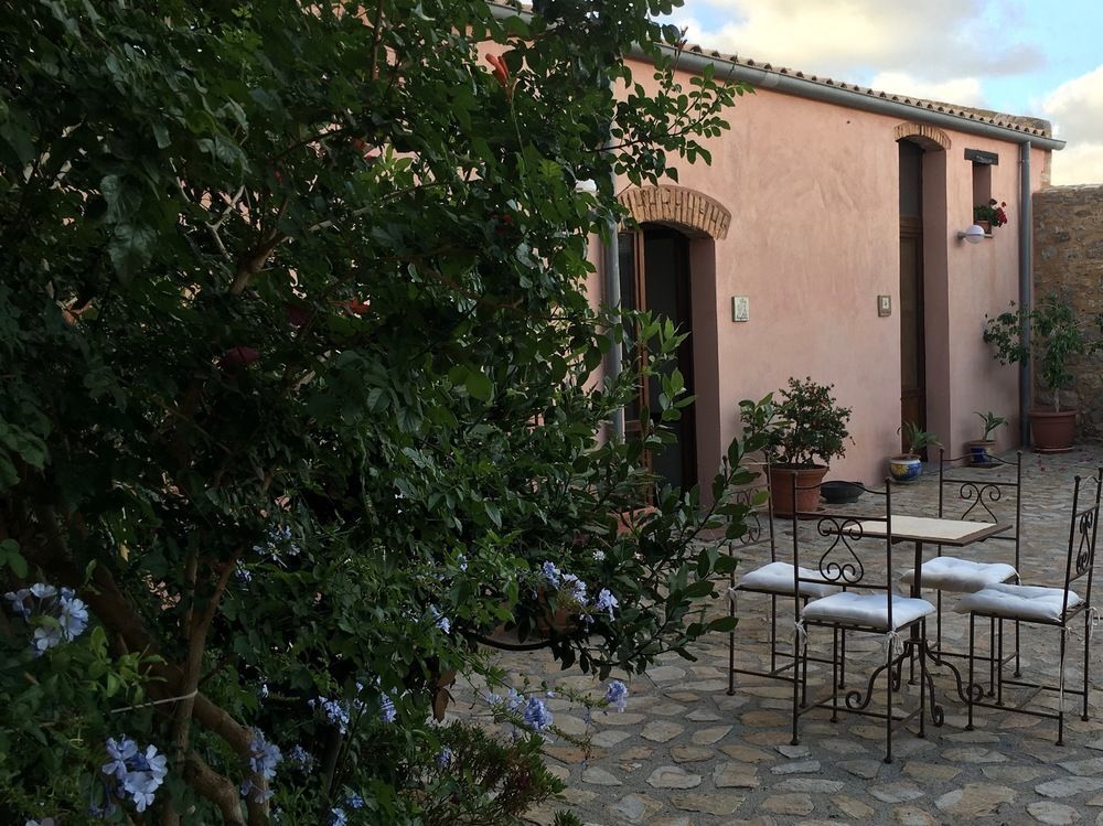 Agriturismo Case Tabarani Collesano Exterior foto