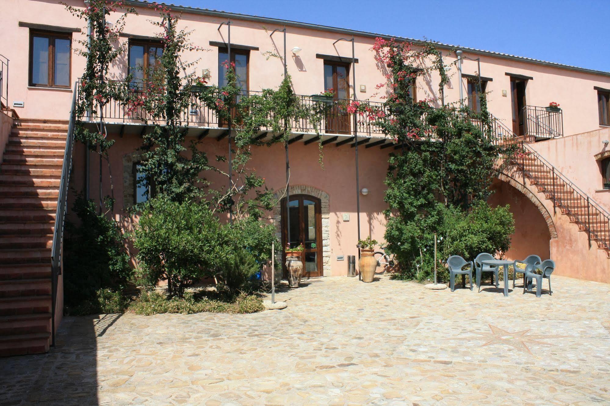 Agriturismo Case Tabarani Collesano Exterior foto